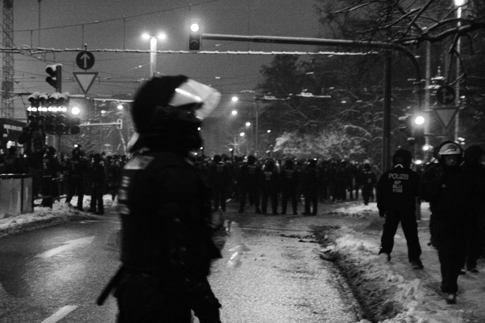 Verletzte durch friedlichen Protest – Dresden-Gedenken 2013